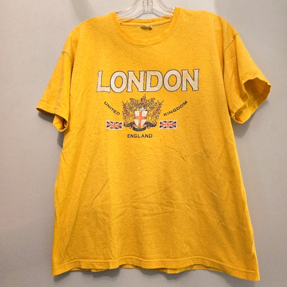 Vintage Yellow London England Graphic T-shirt | Size Large